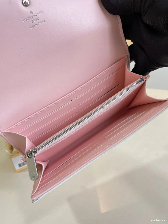 WIS VUITTON IRIS LOUIS WALLET 1019